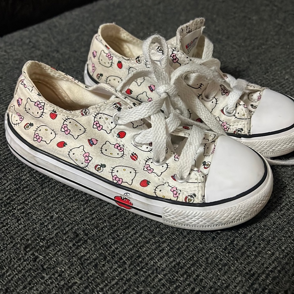 Converse All Star Toddler Hello Kitty Size 9 Sneakers